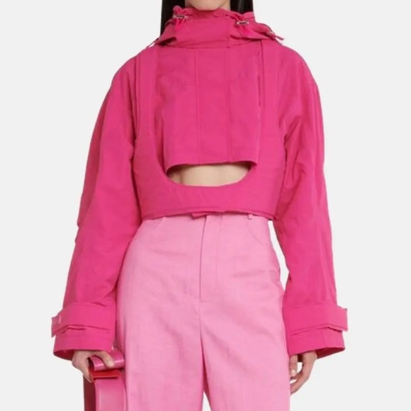 100% AUTHENTIC JACQUEMUS 'LA PARKA FRESA' CROPPED JACKET - Picture 1 of 14